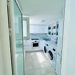 Amber - Pink Apartment