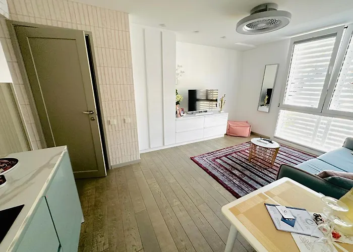 Amber - Pink Apartman